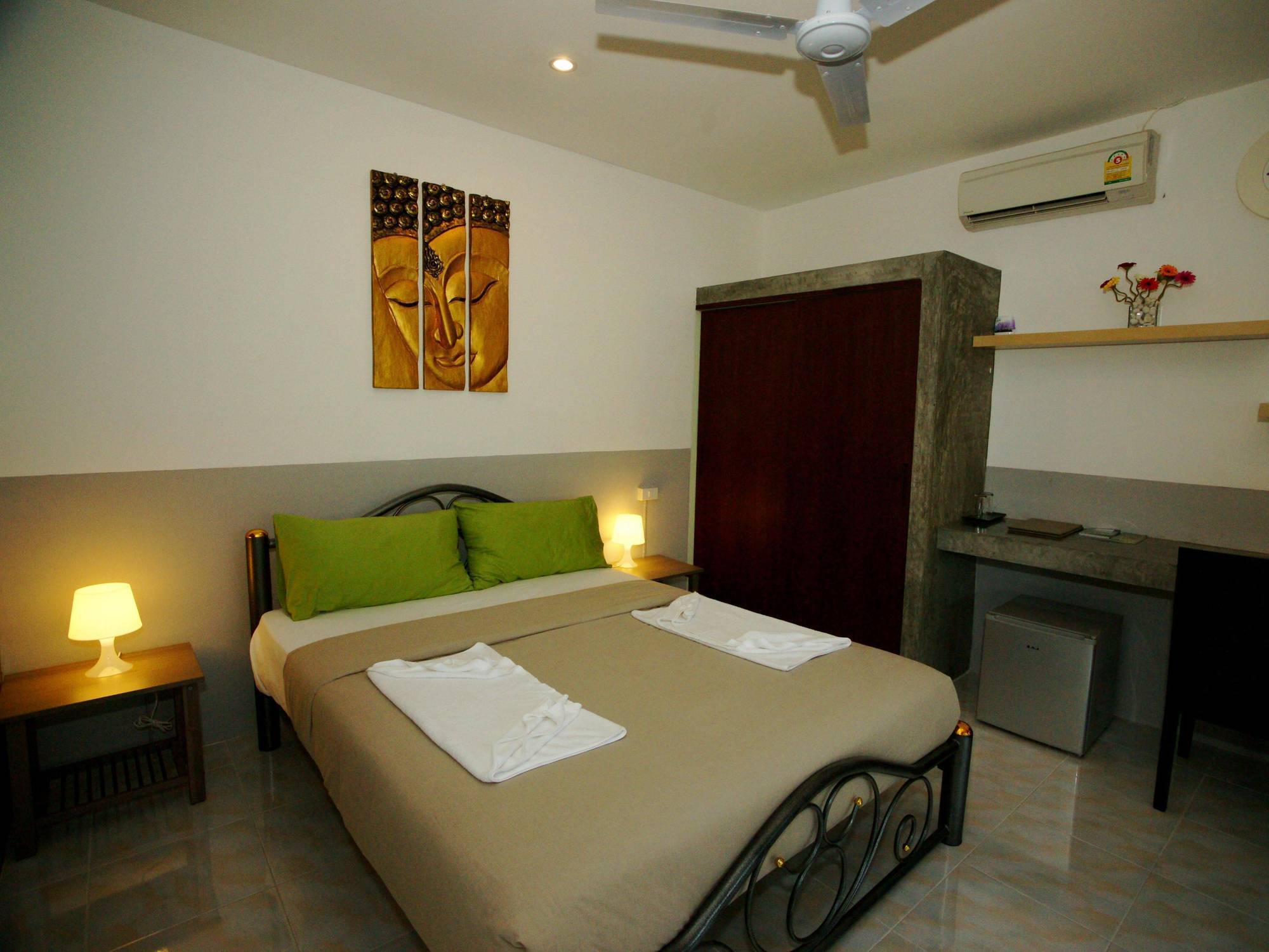 Cafe Del Sol Bed & Breakfast Koh Tao Exterior photo
